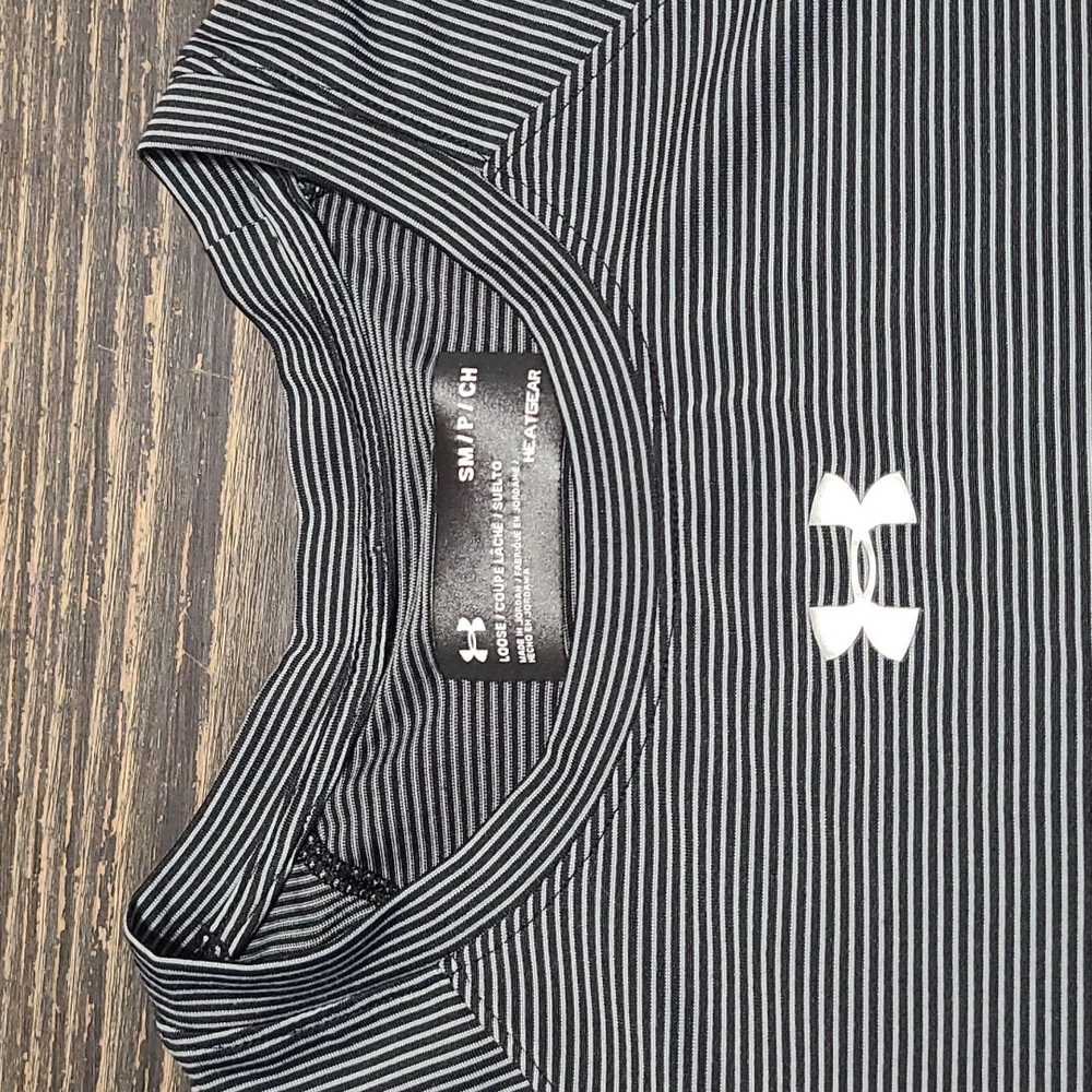 Under Armour tee shirt Small